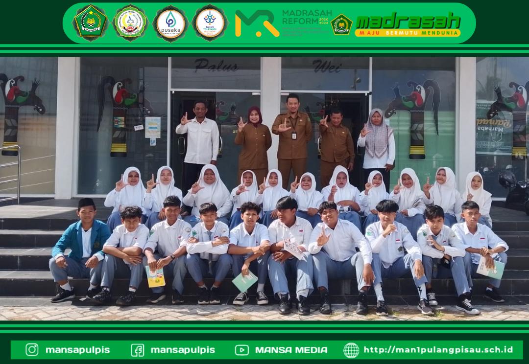 TINGKATKAN LITERASI DIGITAL, PELAJAR MAN 1 PULANG PISAU PLUS KETERAMPILAN KUNJUNGI PERPUSTAKAAN DAERAH