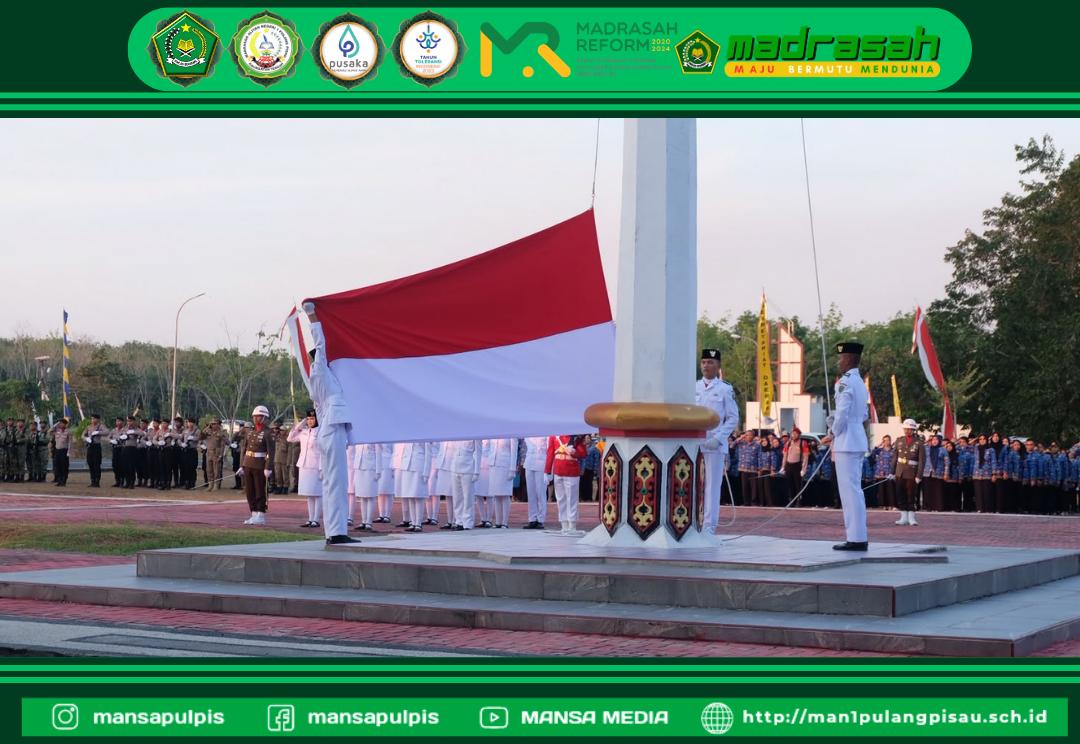 UPACARA PENURUNAN BENDERA HUT KE-81 RI BERLANGSUNG KHIDMAT