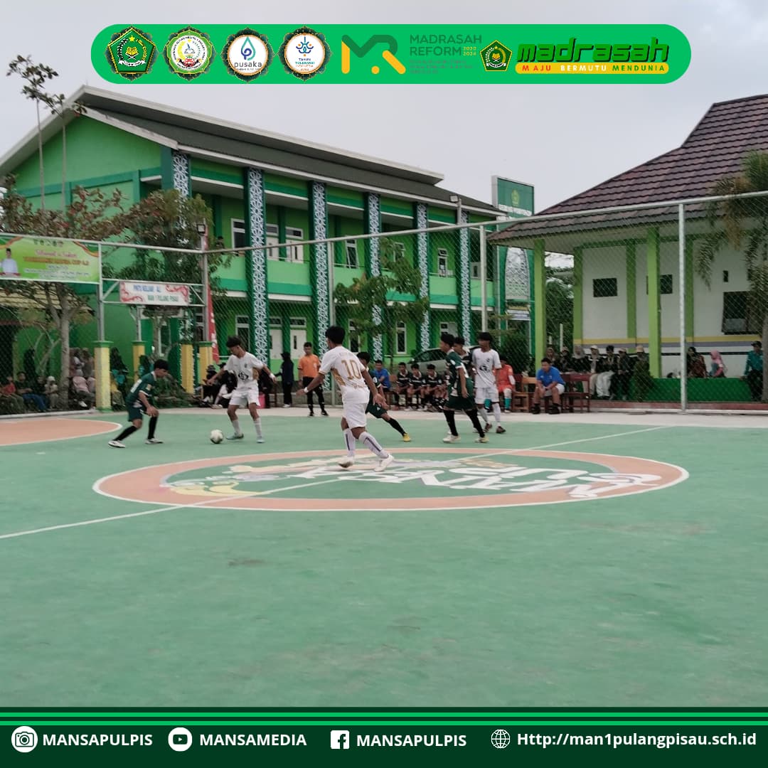 MEREBUTKAN PIALA BERGILIRRRRR!!! PERTANDINGAN FUTSAL, SMAN 1 KAPUAS VS MAN KOTA PALANGKARAYA